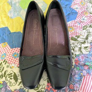 CLARKS Everyday Levee Delta Black Leather Slip-On Pumps Shoes 31219 Women 7M